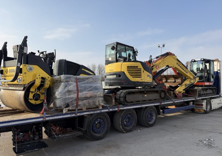 Isporuka Bomaga BW138 AD-5, Yanmara Vio80-1A i Kubote KX080-4 našim kupcima u Dalmaciji